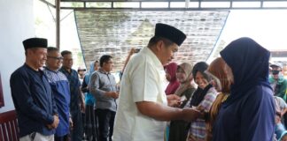 Wakil Bupati Asahan dan Baznas Salurkan Bantuan Kepada Petugas DLH