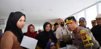 Program Arus Balik Lebaran 2023, Kapolresta Tanjungpinang Bagikan Tiket Gratis