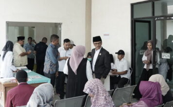 Bupati Safaruddin Pantau Pelaksanaan MCU Bacaleg di RSUD Achmad Darwis