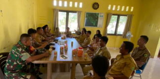 Babinsa Serda Syaifullah Hadiri Rapat Penyuluhan Ketahanan Pangan di Desa Binaan