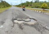 Banyak Lubang, Jalan Utama Menuju Komplek Perkantoran Bupati Natuna Memperihatinkan