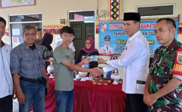 Pemdes Bumi Nabung Salurkan BLT DD Triwulan Pertama Kepada 30 KPM