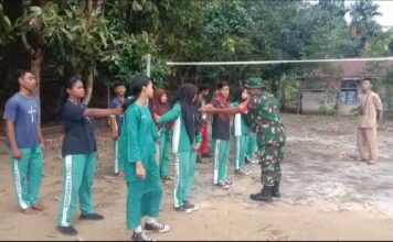 Babinsa Desa Cempa Serda Syaifullah Beri Pembinaan Bela Negara Kepada Pelajar