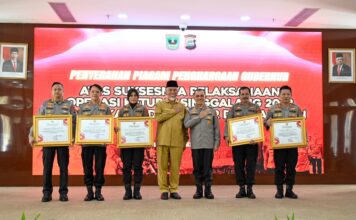 Gubernur Mahyeldi Beri Penghargaan Pada Jajaran Dirlantas Polda Sumbar, Ini Alasannya
