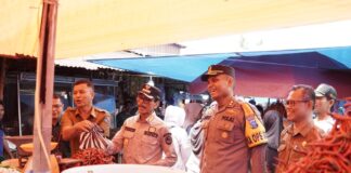 Jelang Lebaran Idulfitri, Bupati Safaruddin bersama TPID Pantau Harga Bahan Pokok