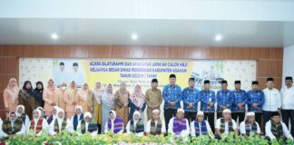 Bupati Upah Upah 22 Jemaah Calon Haji Keluarga Besar Dinas Pendidikan