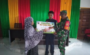 Babinsa Hadiri Penyerahan Bantuan Langsung Tunai Dana Desa Mamut