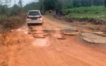 Pemerintah Akan Segera Perbaiki Jalan Air Merah menuju Desa Marok Tua