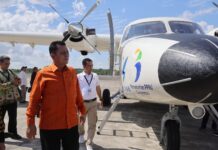 Gubernur Ansar Jajal Pesawat N219 Buatan PT DI