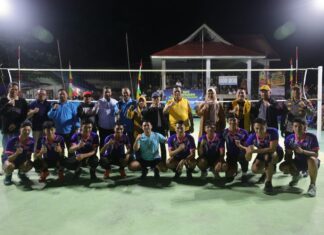 Gubernur Ansar Tutup Turnamen Bola Voli Masyarakat Tajur Biru