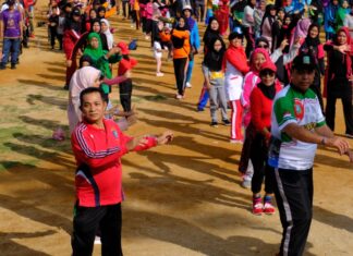 Senam Sehat Doorprize 2 Unit Sepeda Listrik Meriahkan Peringatan Hari Jadi Anambas ke 15 di Palmatak