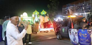 Sekdaprov Kepri Lepas Pawai Takbir Sambut Hari Raya Idul Adha 1444 H di Sei Carang Tanjungpinang