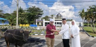Usai Sholat Idul Adha, Danlanud RSA Natuna Serahkan Hewan Kurban dari Kasau
