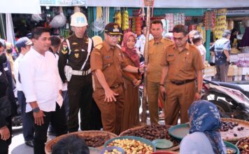 Jelang Lebaran, Pj Wali Kota Payakumbuh Pantau Harga Kebutuhan Pokok