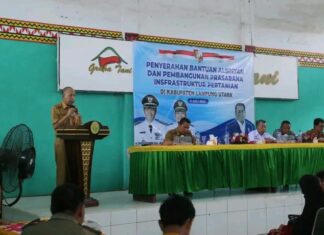 Pemkab Lampura Serahkan Alat Mesin Pertanian Kepada Kelompok Tani