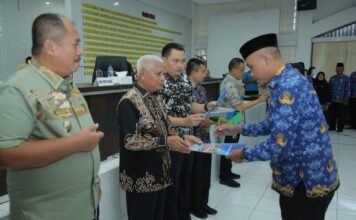Bupati Asahan Serahkan Petikan Keputusan Pengangkatan PPPK