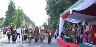 Bupati Asahan Lepas Parade Seni dan Budaya 14 Etnis