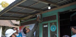 PLN Salurkan Bantuan 988 Sambungan Listrik Gratis dari Pemerintah di Jember, Jatim