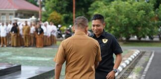 Wabup Lingga Neko Wesha Pawelloy Pamit Undur Diri