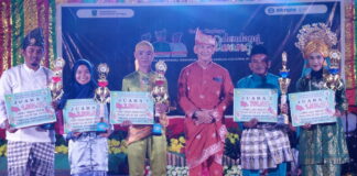 Wabup Rodhial Huda Kenalkan Kesenian dan Budaya Melayu Kepada Mahasiswa Jepang