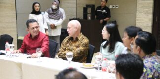 Bahas Jembatan Babin, Gubernur Ansar Rapat Bersama Tim AIIB Asal Tiongkok