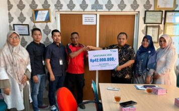 Ahli Waris Tenaga Kontrak RS Cut Nyak Dhien Terima Santunan Kematian