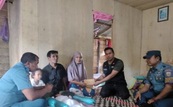 Aktivis Natuna Serahkan Donasi Masyarakat Untuk Adinda Silcika Balita Penderita Tumor