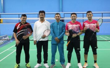 Perkuat Hubungan Bilateral, Kepala BP Batam Badminton Bersama Menteri Singapura
