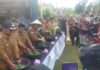 Gubernur Ansar Serahkan Bantuan Pupuk Organik, Benih Cabe Hingga Padi ke Petani di Desa Semedang