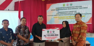 Bupati Natuna Serahkan Bantuan Transportasi 63 Kader Kesehatan Kelurahan