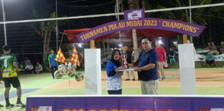 Ketua DPRD Natuna Hadiri Penutupan Turnamen Bola Voly di Pulau Midai