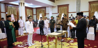 Gubernur Ansar Lantik Ahdi Muqsith Sebagai Wakil Bupati Bintan