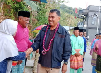 Kunker Ke Serasan, Bupati Natuna Wan Siswandi Disambut Antusias Warga