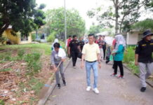 Pj Wali Kota Tanjungpinang Hasan Gotong royong Bersama Masyarakat Pulau Penyengat