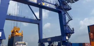 STS Crane Pelabuhan Batu Ampar Mulai Layani Kegiatan Bongkar Muat