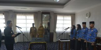 Gubernur Ansar Lantik 4 Pejabat Fungsional