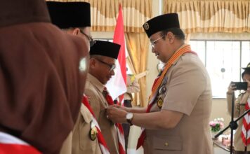 Wabup Karimun Kukuhkan Pengurus Gerakan Pramuka Kwarran Tebing