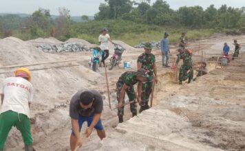 Hujan Tak Menyurutkan Semangat Prajurit dan Masyarakat Dalam Pra TMMD Kodim 0318/Natuna