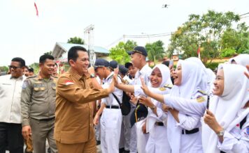 Kunjungi SMKN 5 Batam, Gubernur Ansar Motivasi Siswa Manfaatkan Bonus Demografi 2030