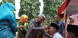 Bupati Asahan Serahkan Obat Cacing Pada Siswa/i UPTD SDN 015861