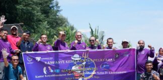 Lanal Lhokseumawe dan KSOP Kampanyekan Keselamatan Pelayanan dan Bersih Pantai