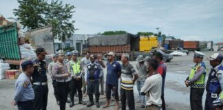 Satlantas Polres Bireuen Cek Muatan Truk Cegah ODOL