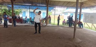 Bupati Natuna Begitu Piawai Bermain Gasing