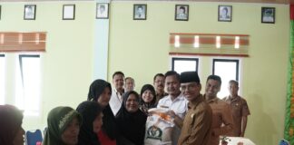 Pemkab Lima Puluh Kota bersama Perum Bulog Salurkan Beras Cadangan Pangan