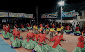 Tarian Kolosal Bunda Memanggil Meriahkan Pembukaan Bola Voli Bupati Cup 2023