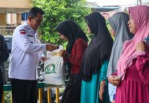 Gubernur Ansar Serahkan Bantuan Pangan Pemerintah Tahap II Untuk Masyarakat Tanjungpinang