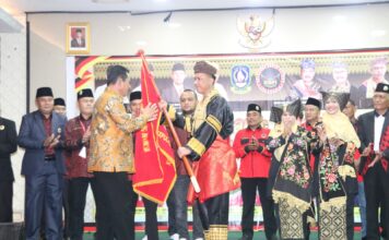 Gubernur Ansar Kukuhkan Keluarga Suku Piliang Minangkabau Provinsi Kepri