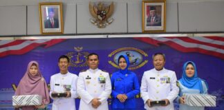 Suasana Haru Warnai Acara Wisuda Purna Tugas di Lanal Tarempa