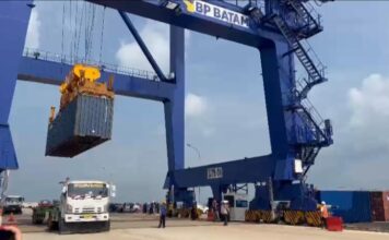Sejak Pengoperasian STS Crane, Kegiatan Bongkar Muat Semakin Efektif