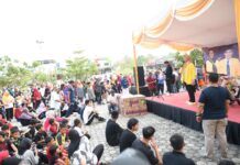 Dewi Ansar Ikut Senam Sehat dan Gotong Royong Bersama Masyarakat Tanjungpinang